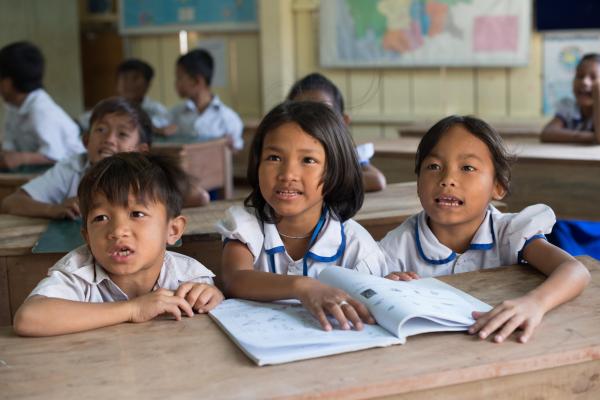 Enfants en classe au centre PSE de Phnom Penh